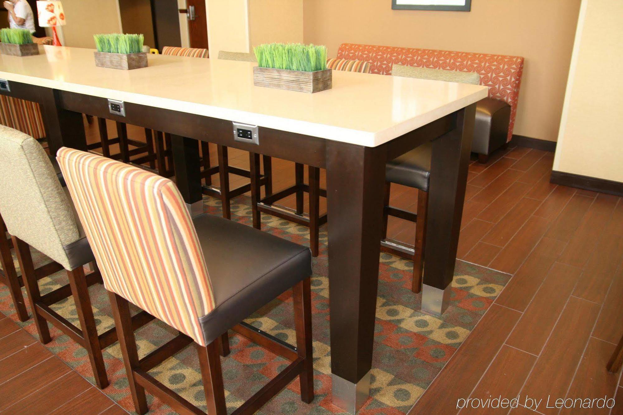 Hotel Hampton & Oxford-anniston 3*