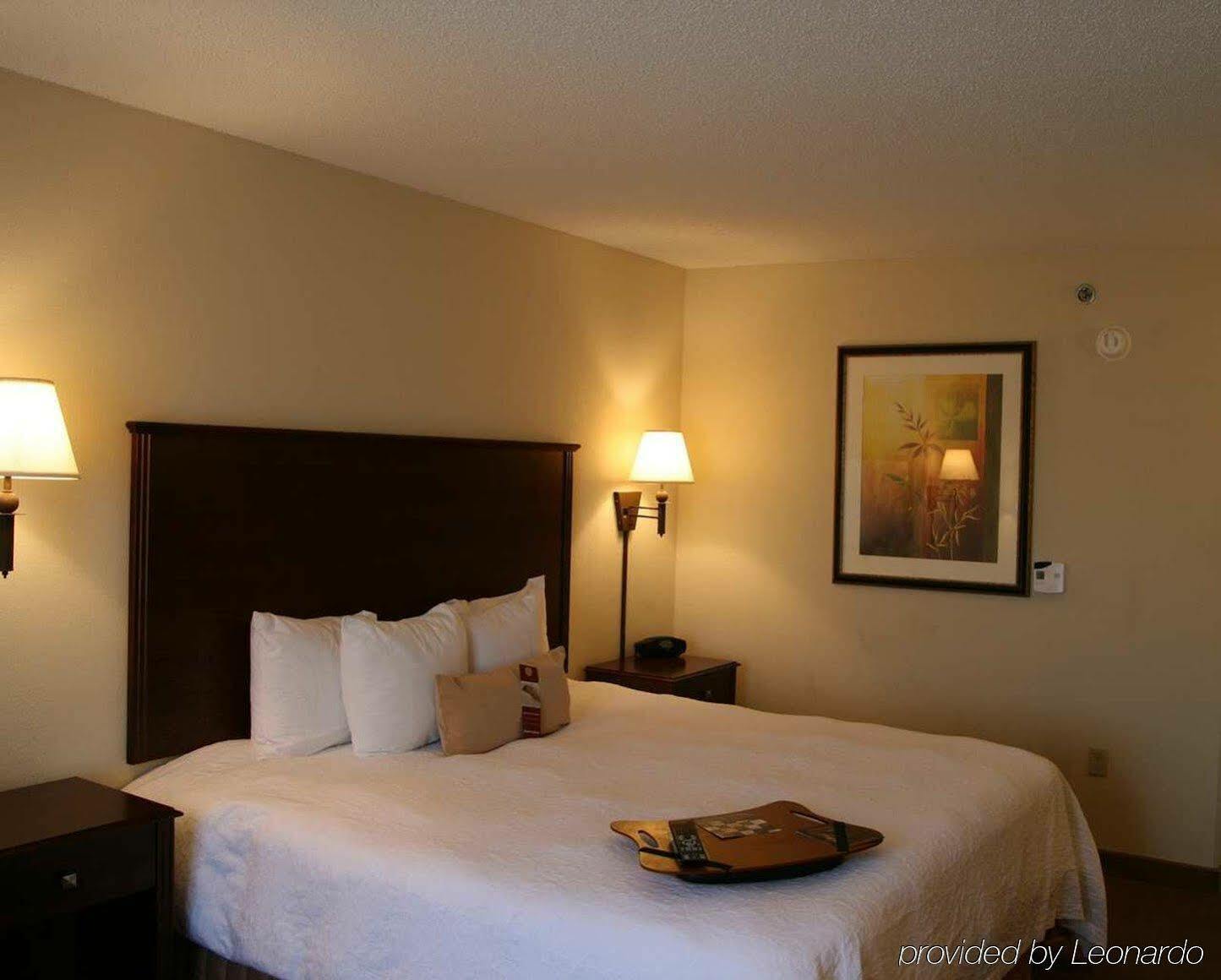 Hampton & Oxford-anniston Hotel